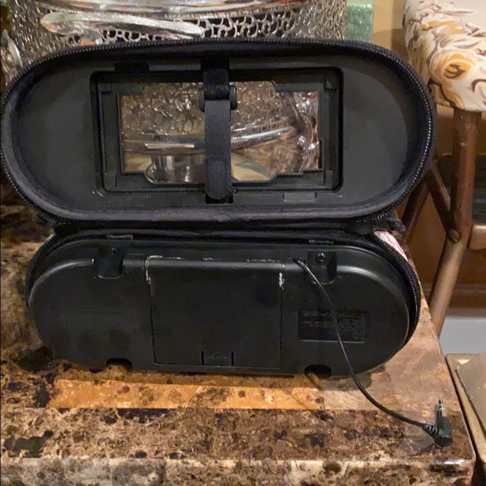 Mini portable speaker - Picture 3 of 3